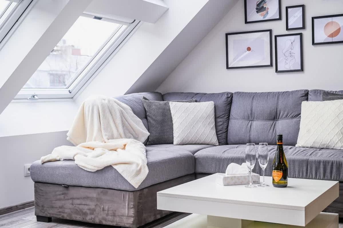 Luxury Apartment In The City Center Bratislava Bagian luar foto